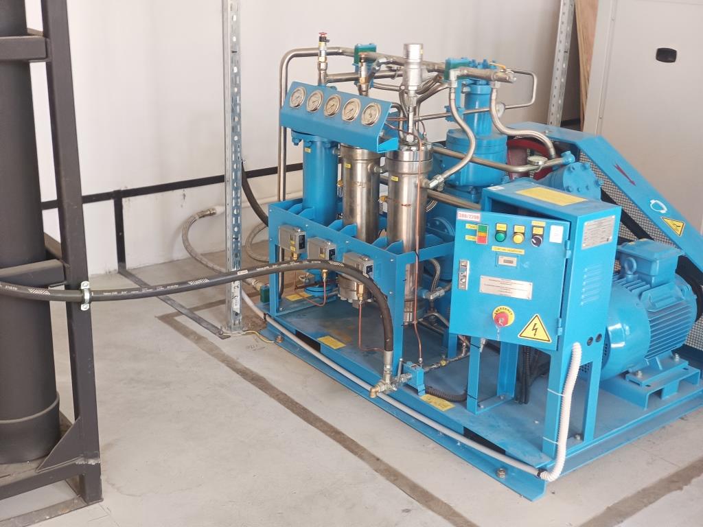 CO2 (carbon dioxide) compressor