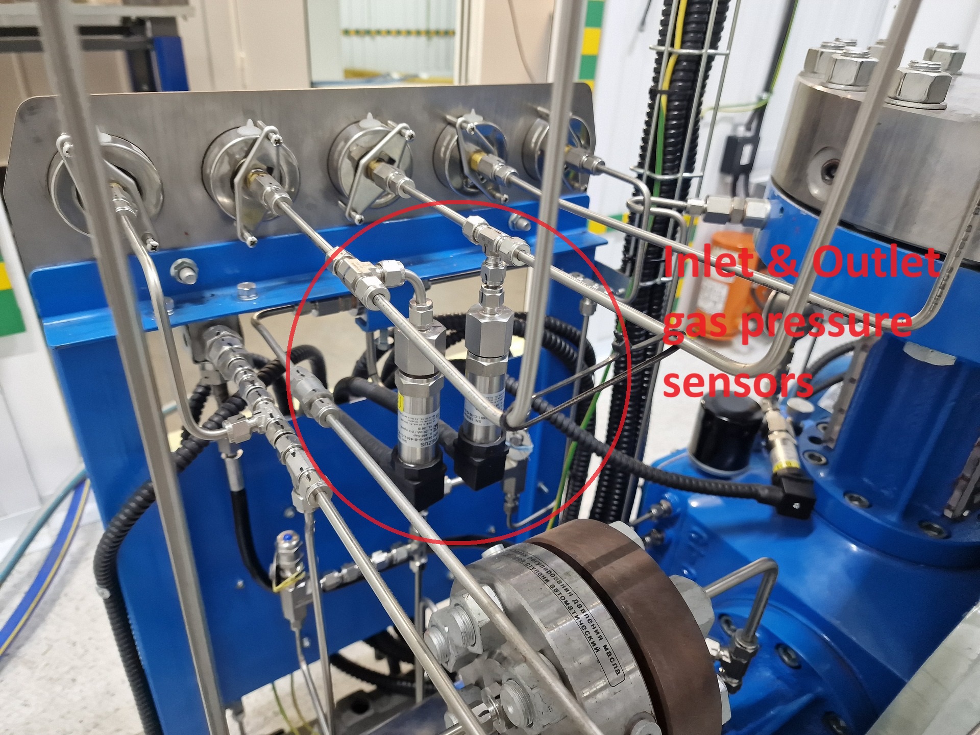 Inlet & Outlet gas pressure sensors